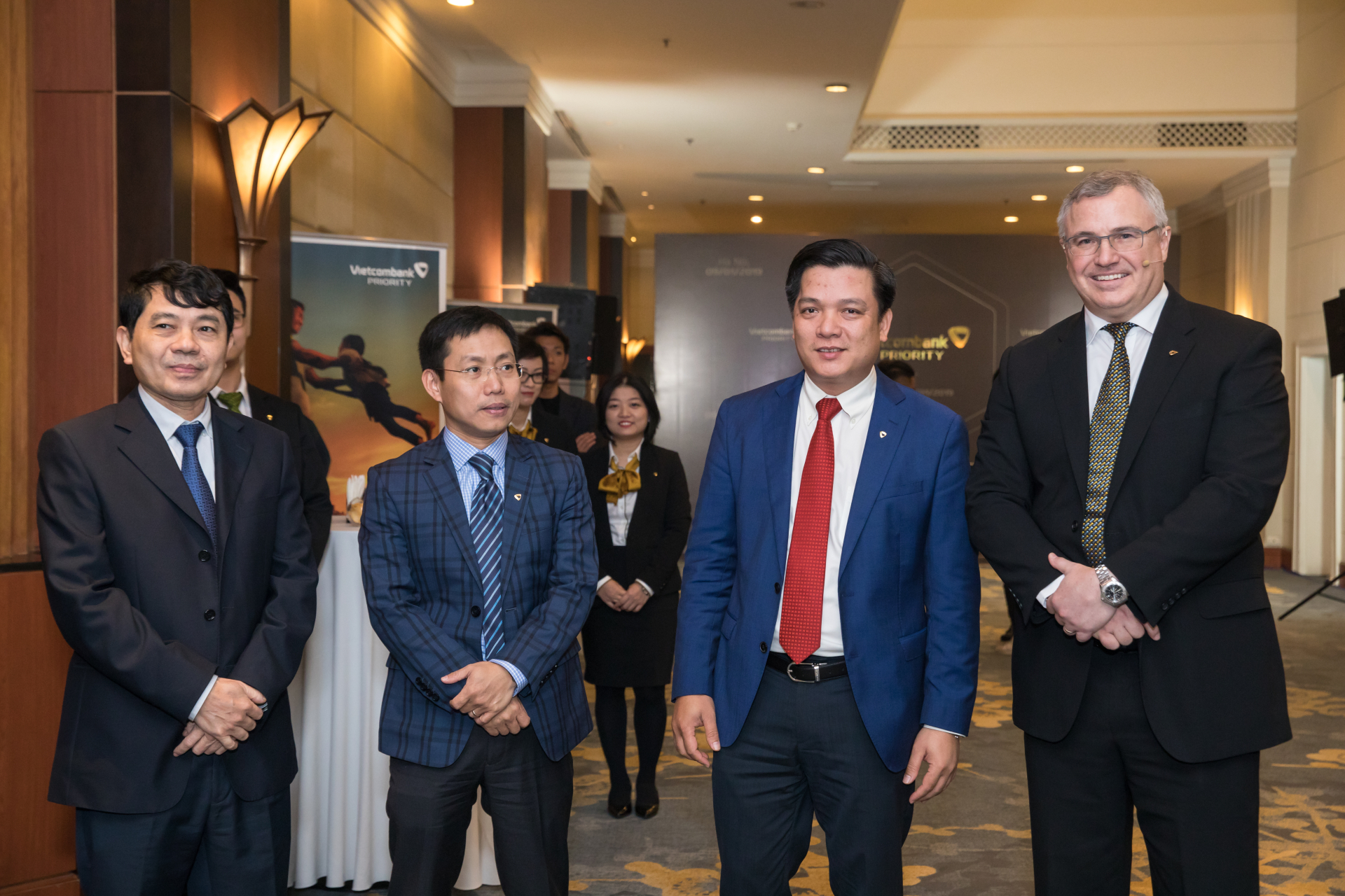 RA MẮT VCB PRIORITY